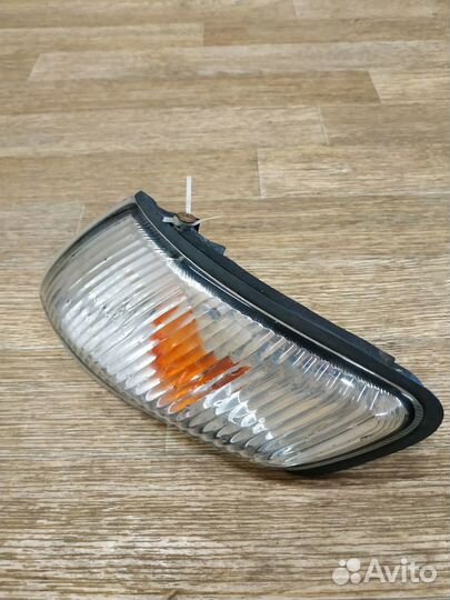 Поворотник фары левый Mazda Capella 626 GF