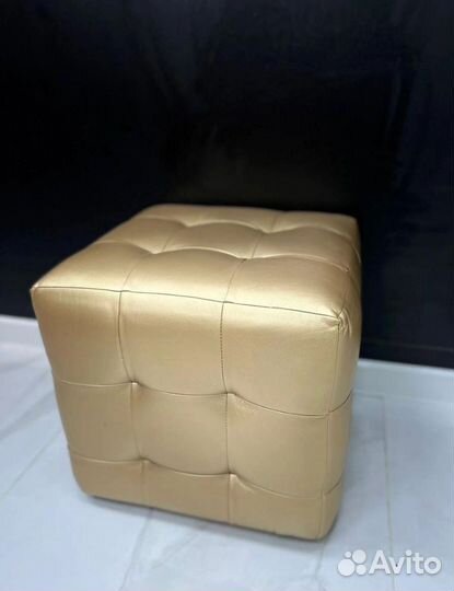 Пуфик для прихожей штучно