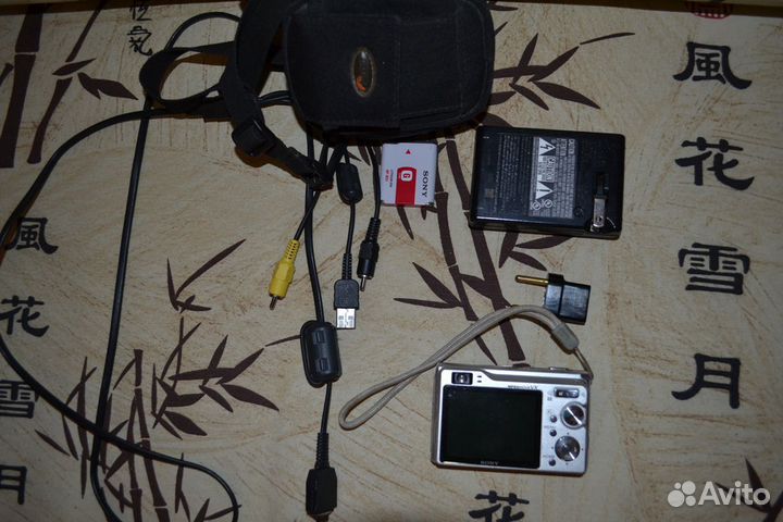 Фотоаппарат компактный Sony Cyber-shot N50