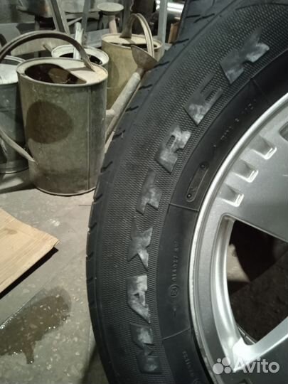 Maxtrek Maximus M1 215/65 R16