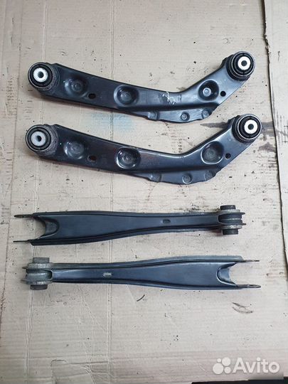 Рычаг верхний/поперечный задний Volvo Xc90 2