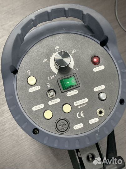 Импульсный свет студийный Falcon de 600 bw