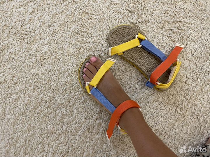 Босоножки 37