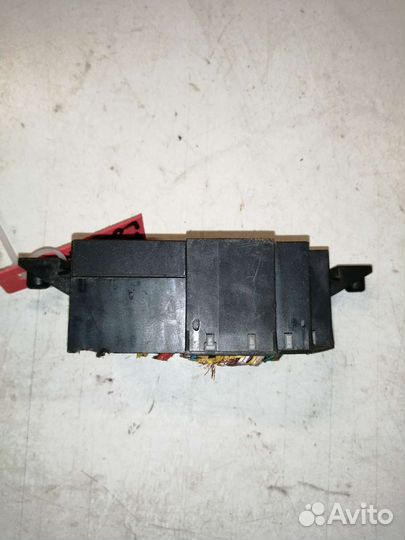 Блок предохранителей Renault Logan