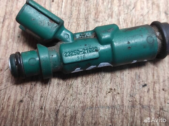 Форсунка инжекторная электрическая toyota Coroll