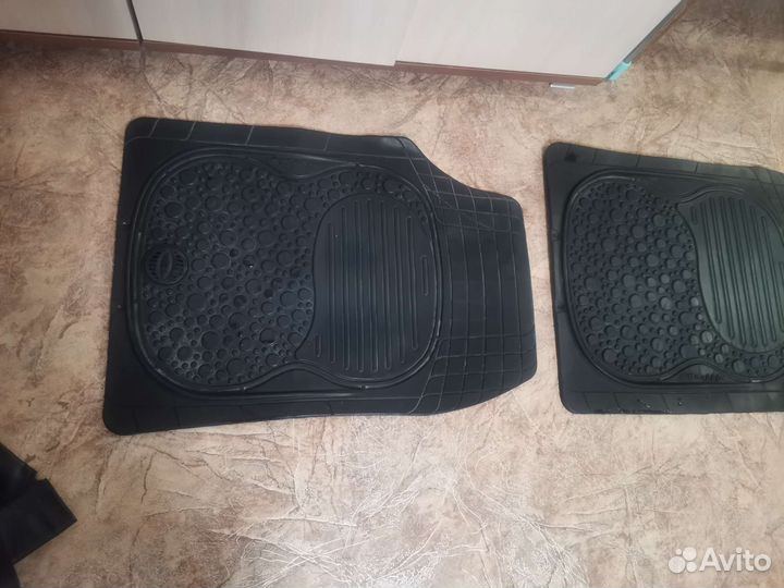 Универсальные резиновые коврики Pufi