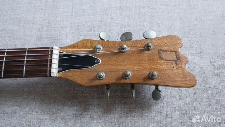 Guyatone LG127T Mosrite Univox, Japan, 1970е