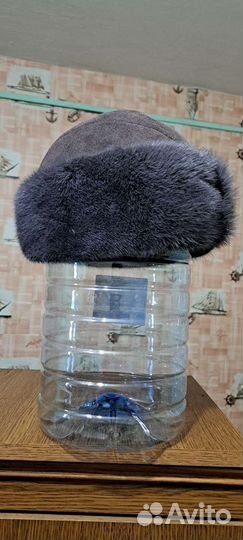 Женские меховые шапки