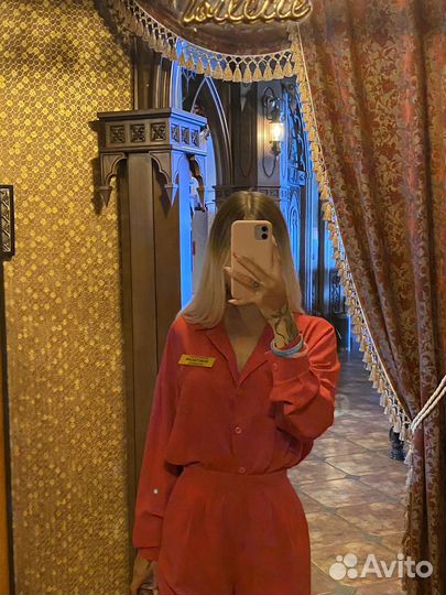 Администратор, менеджер, хостес