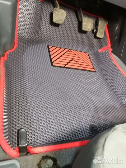 Эво коврики 3Д с бортиками Soueast