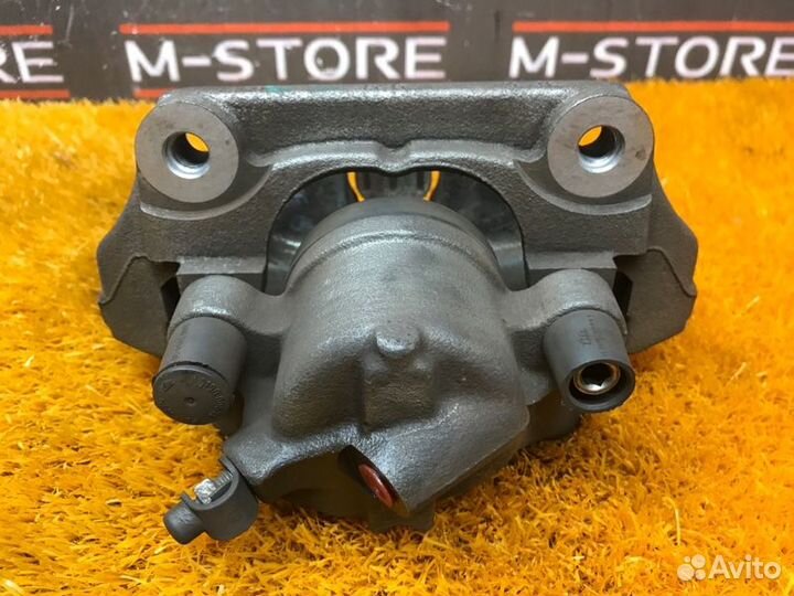 Суппорт передний левый Bmw 3-Series E90 N52B25A