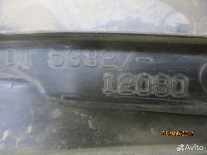 Пыльник крыла Тойота Королла 150