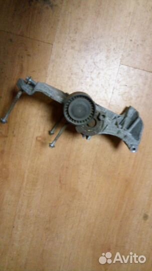 Кронштейн генератора для рено меган 2 1.6 МКПП