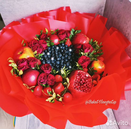Съедобные букеты из фруктов и ягод