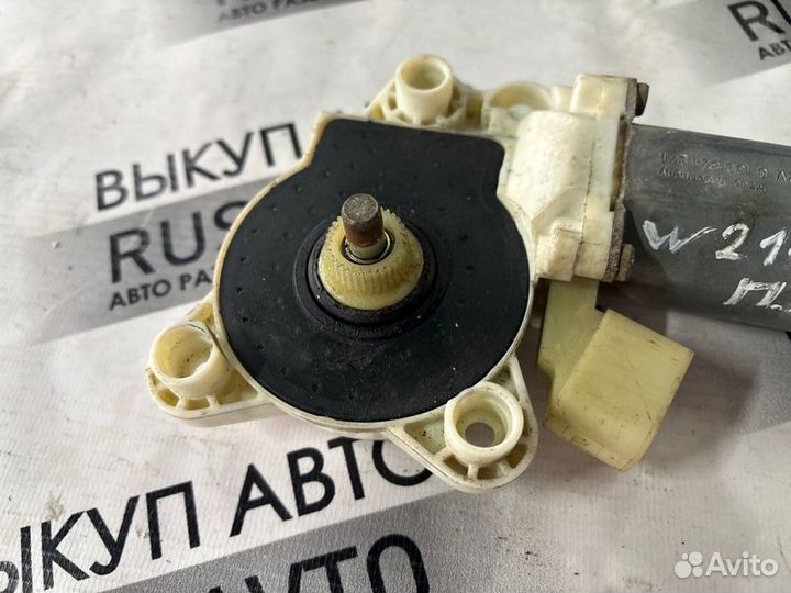 Моторчик стеклоподъемника передний правый Mercedes