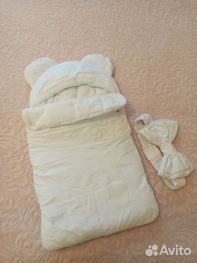 Теплый синтепоновый уголок на выписку