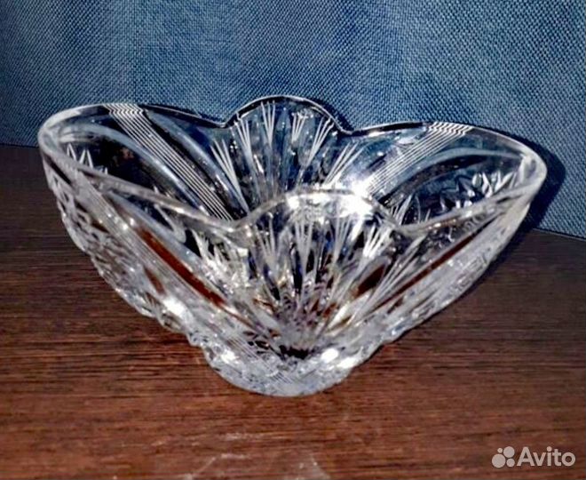 Хрустальная вазочка