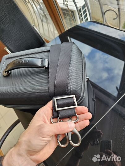 Фото чемодан Деловой бизнес стиль