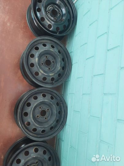 Штампованные диски r15 на Kia Rio/Hyundai Solaris