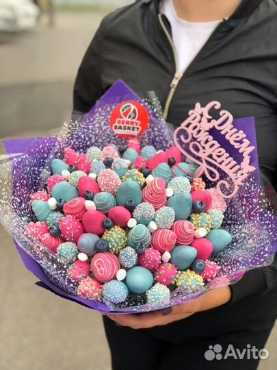 Съедобный букет из клубники