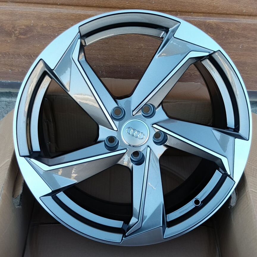 Литые диски Audi 8×R18 5×112