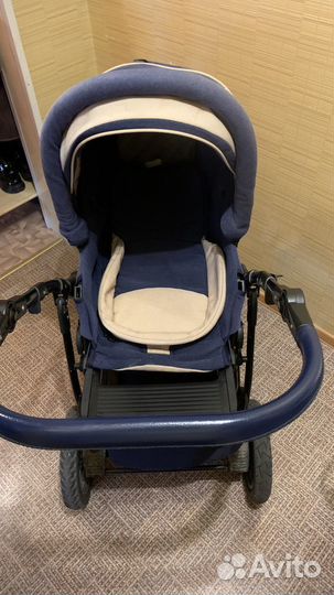 Коляска + много детской одежды читайте описание