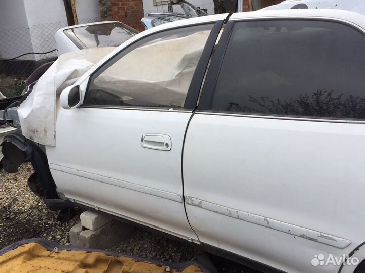Toyota cresta 90 двери