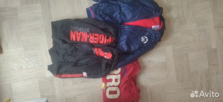 Коробка детских вещей на мальчика