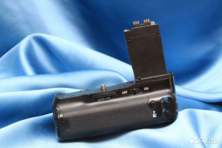 Батарейный блок для Canon 550D 600D 650D + 2 АКБ