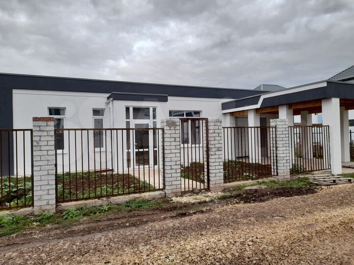 Дом 180 м² на участке 6 сот.