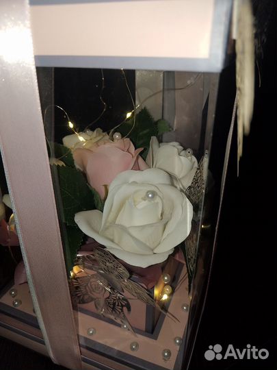 Композиция из цветов из мыльной пены с подсветкой