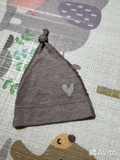 Милая шапочка для новорожденного