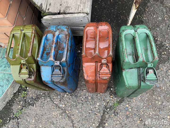 Канистра металическая 20 литров