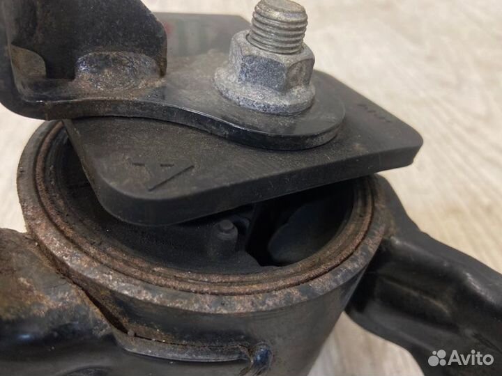 Опора (подушка) левая Mitsubishi Lancer 10 CX2A