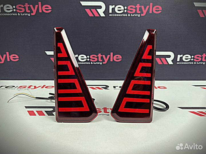 Катафоты Toyota Voxy 80 / Noah 80 Led Красные