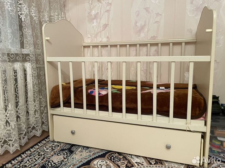 Детская кроватка