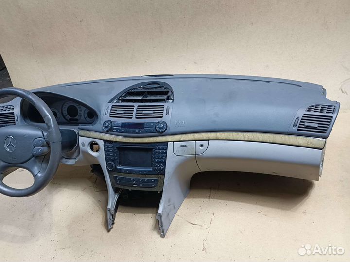 Торпедо Mercedes W211