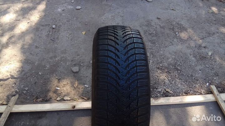 Michelin Alpin 4 215/65 R16 98H
