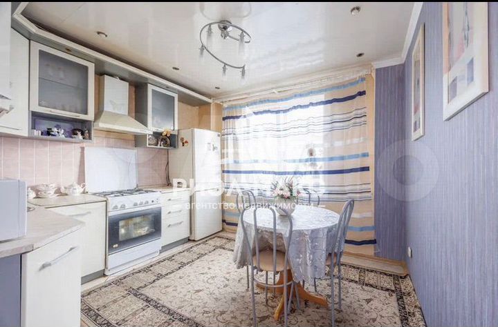 2-к. квартира, 60 м², 10/10 эт.