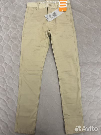 Джинсы бежевые новые 146