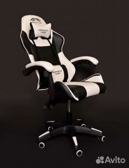 Компьютерное кресло красно- черное