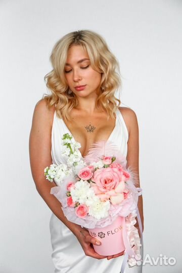 Композиция в шляпной коробке с доставкой