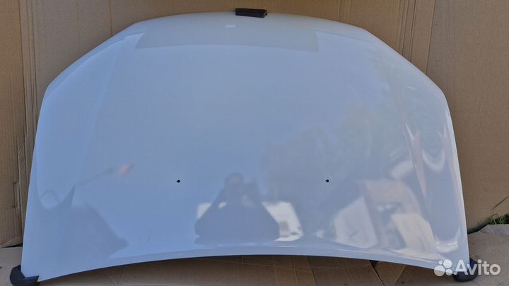 Капот на Renault Logan 2