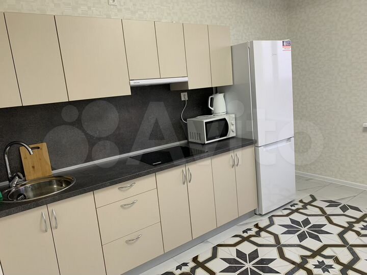 1-к. квартира, 40 м², 8/16 эт.