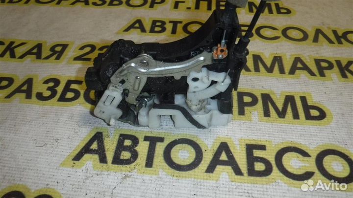 Замок двери задней правой Mitsubishi Outlander XL