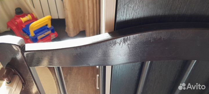 Детская кроватка с маятником и ящиком