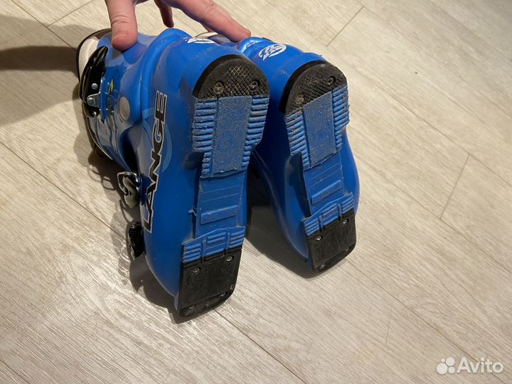 Горнолыжные ботинки Lange 225