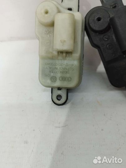 Замок лючка бензобака Skoda Rapid 1 VW Polo 5