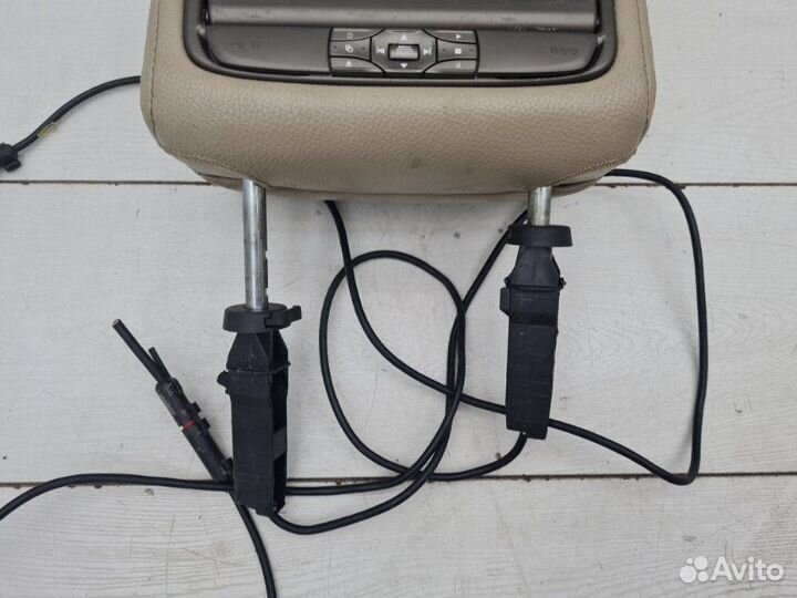 Подголовник с монитором Land Rover Discovery 4