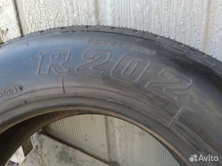 Bridgestone R202 215/70 R17C
